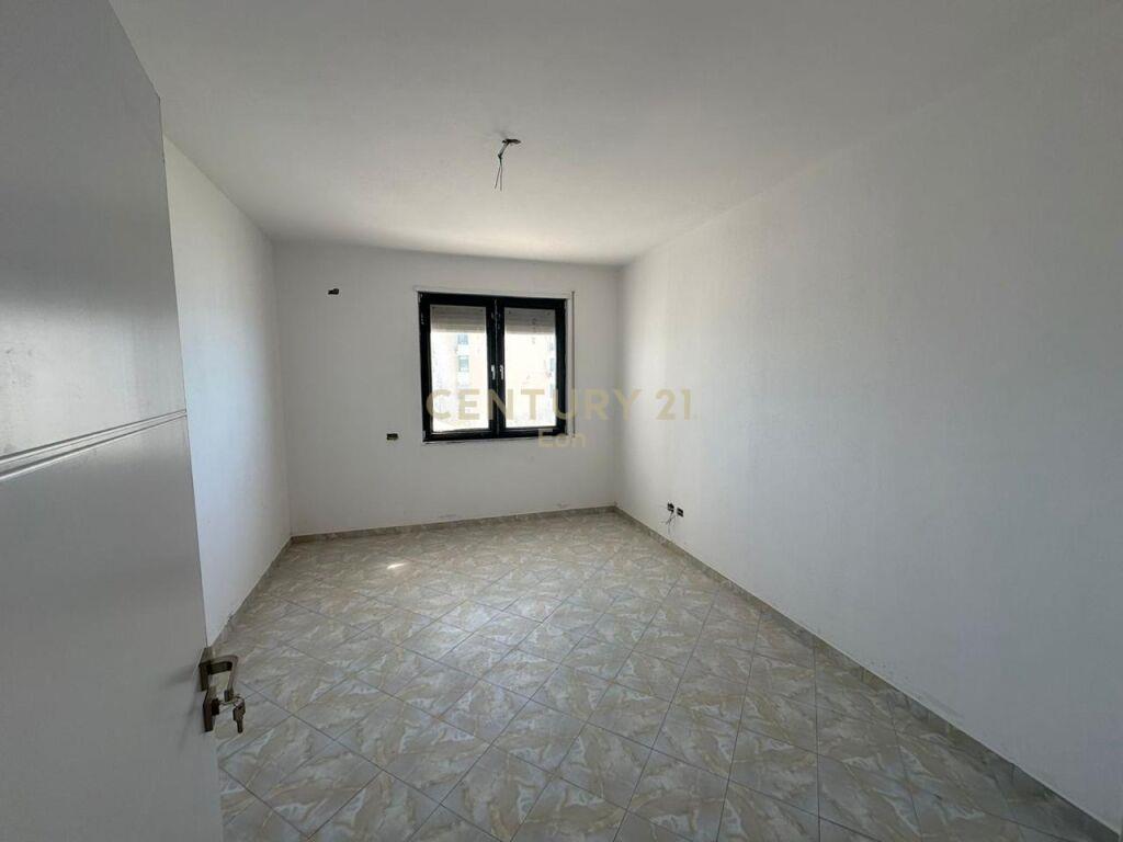 SHITET APARTAMENT 2+1+2 ME PAMJE DETI NE VOLLGA!