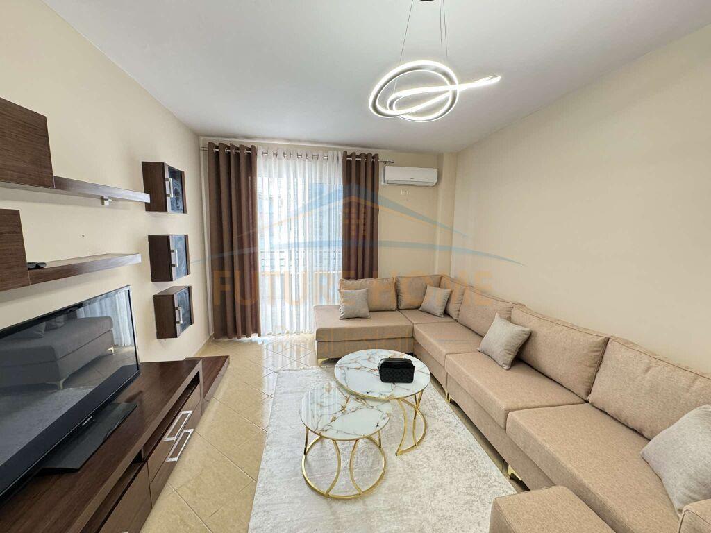 Shitet, Apartament 2+1, Unaza e Re.