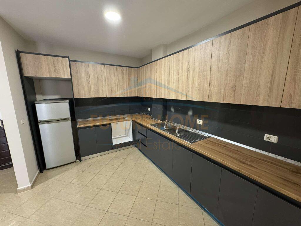 Shitet, Apartament 2+1, Unaza e Re.