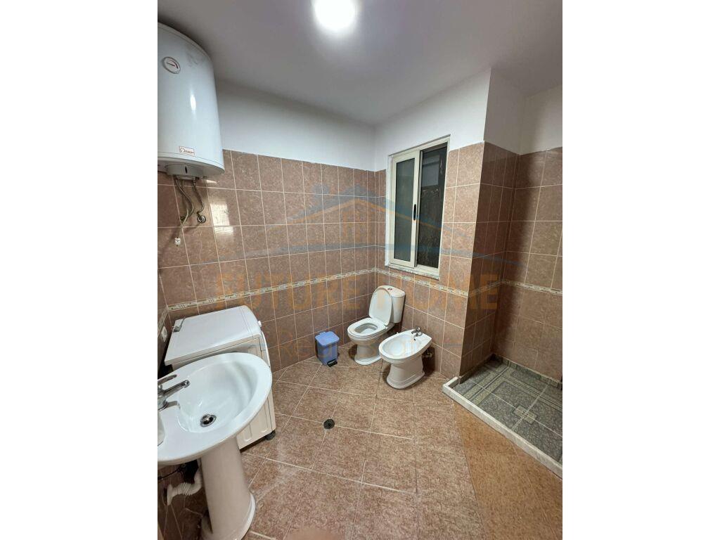 Shitet, Apartament 2+1, Unaza e Re.