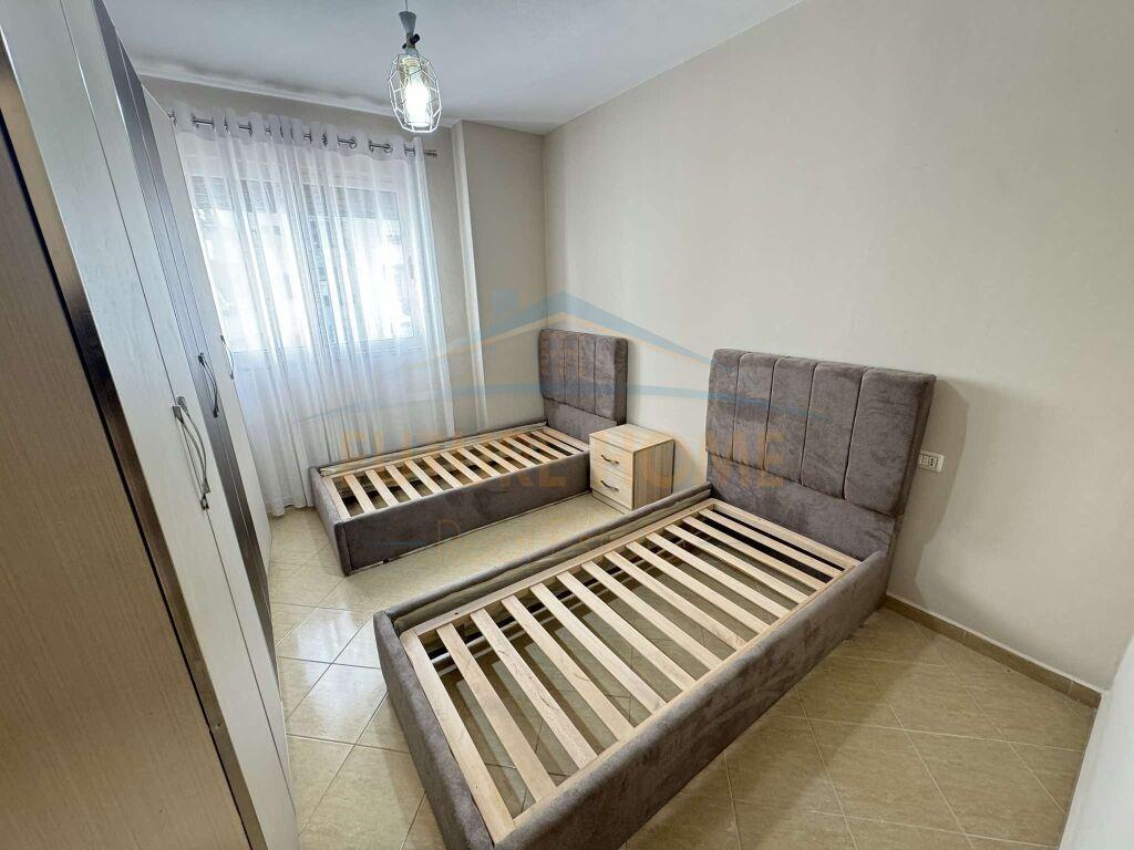 Shitet, Apartament 2+1, Unaza e Re.