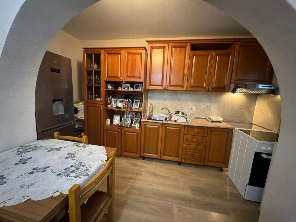 APARTAMENT 1+1 PER QIRA PRANE RRUGES ALI VISHA ! Atrium99337