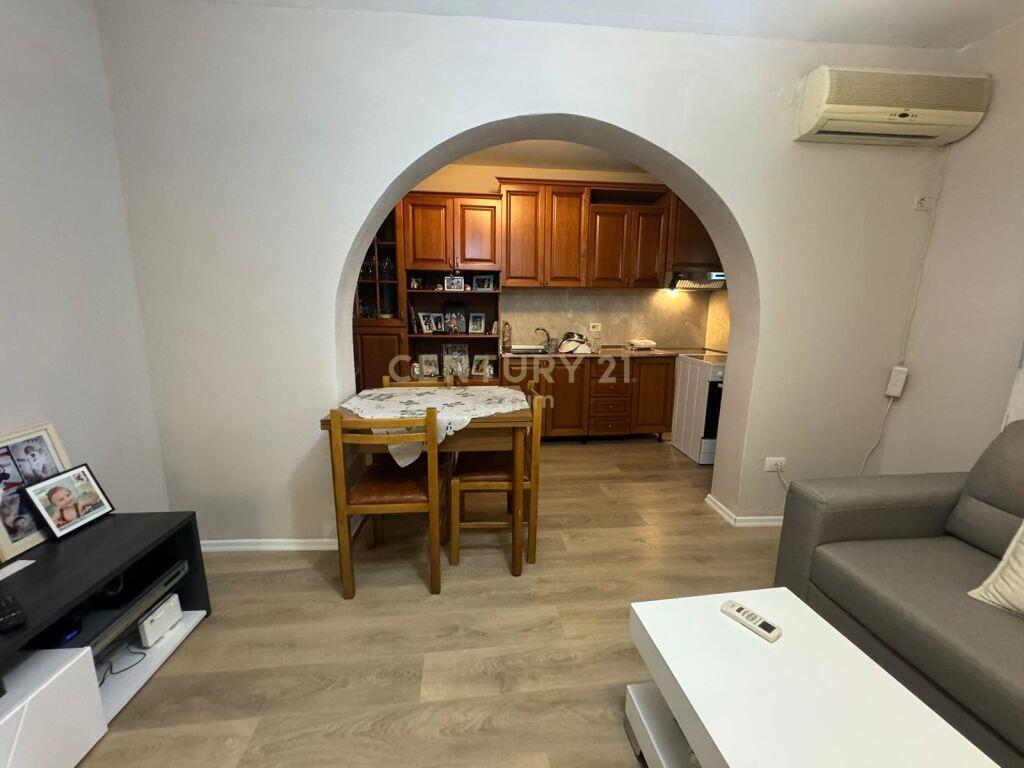 APARTAMENT 1+1 PER QIRA PRANE RRUGES ALI VISHA ! Atrium99337