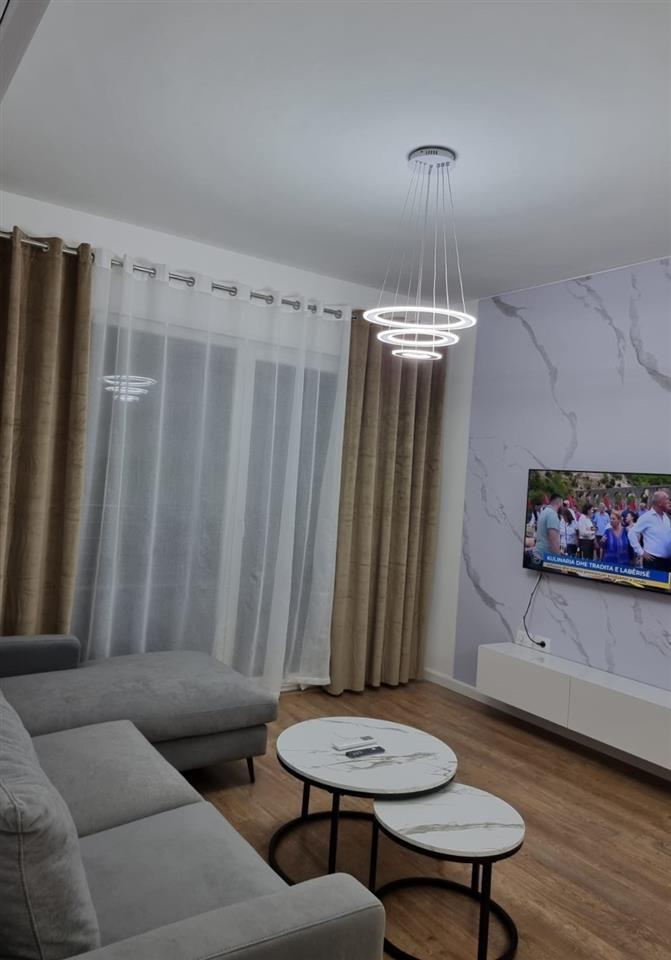 Jepet Shtepi me qera, ne Pallat i Ri 1+1 ID 12344