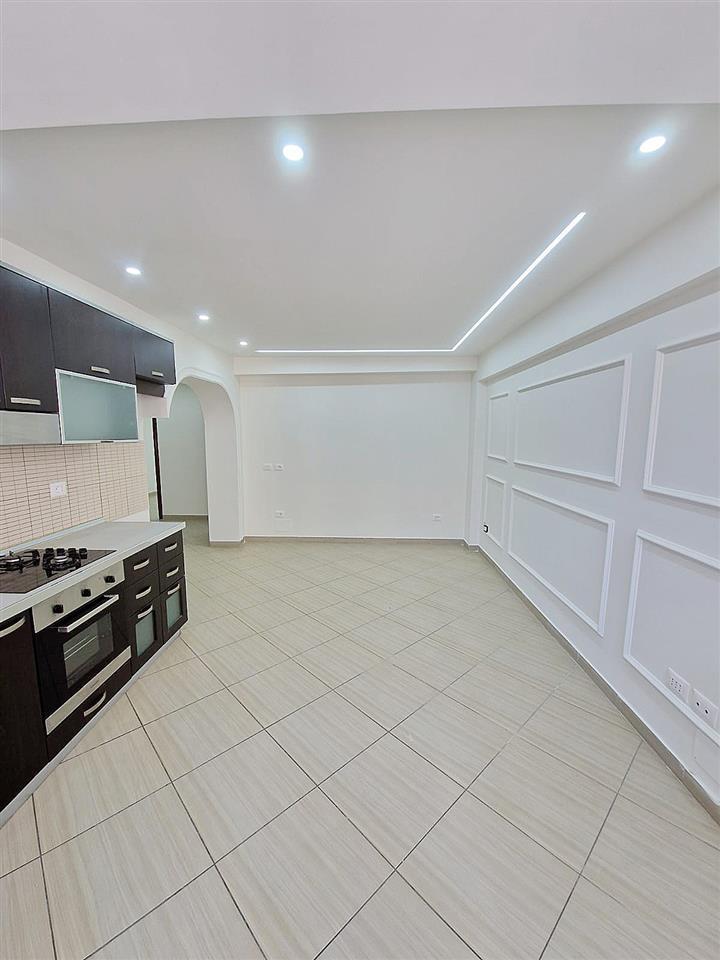 Kavaje,apartament 2+1 buze shetitores”Josif Budo “,,Kavaje