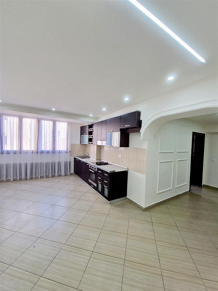 Kavaje,apartament 2+1 buze shetitores”Josif Budo “,,Kavaje