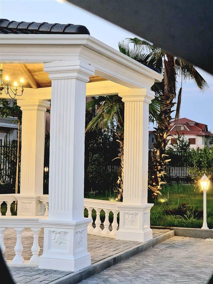 Vila te reja luksi 5 km nga deti Qerretit