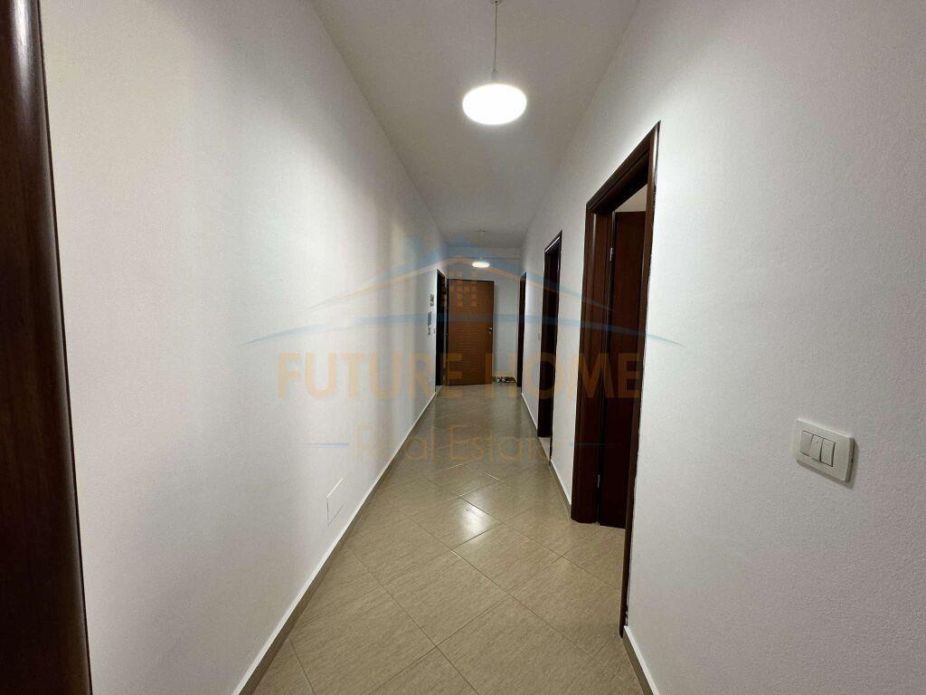 Shitet, Apartament 2+1, Unaza e Re.