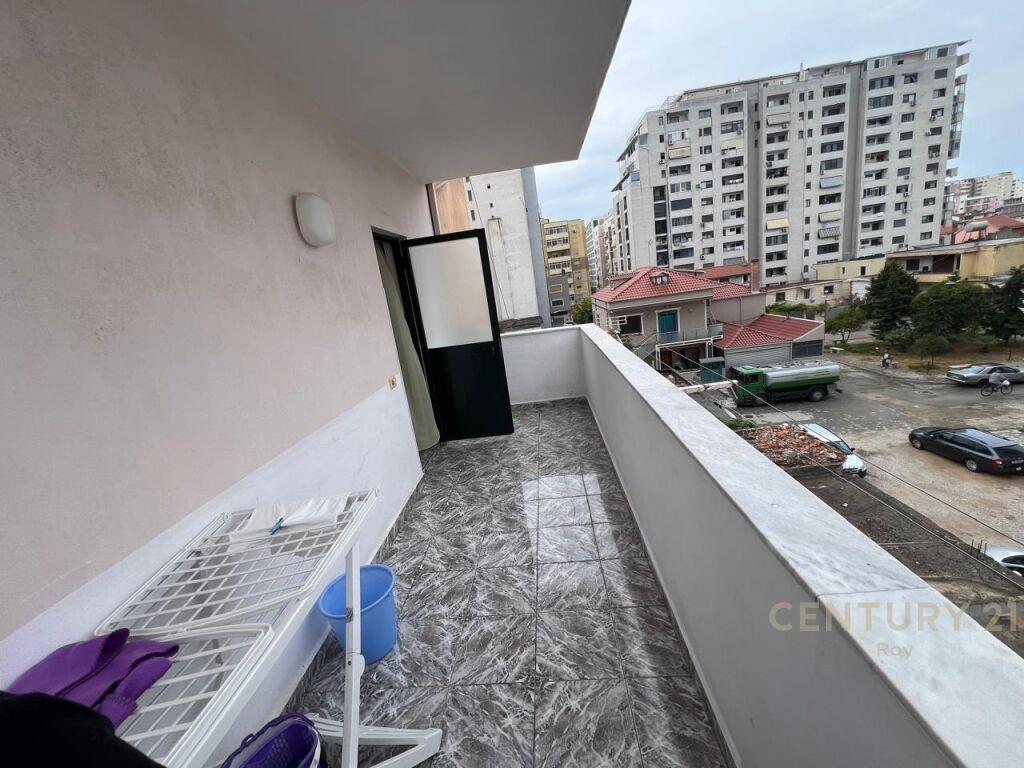 SHITET APARTAMENT 2+1 PRANE UJSJELLES DURRES !!!