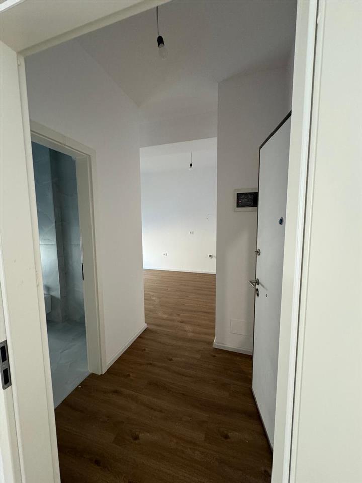Shitet apartament ne Ali Dem