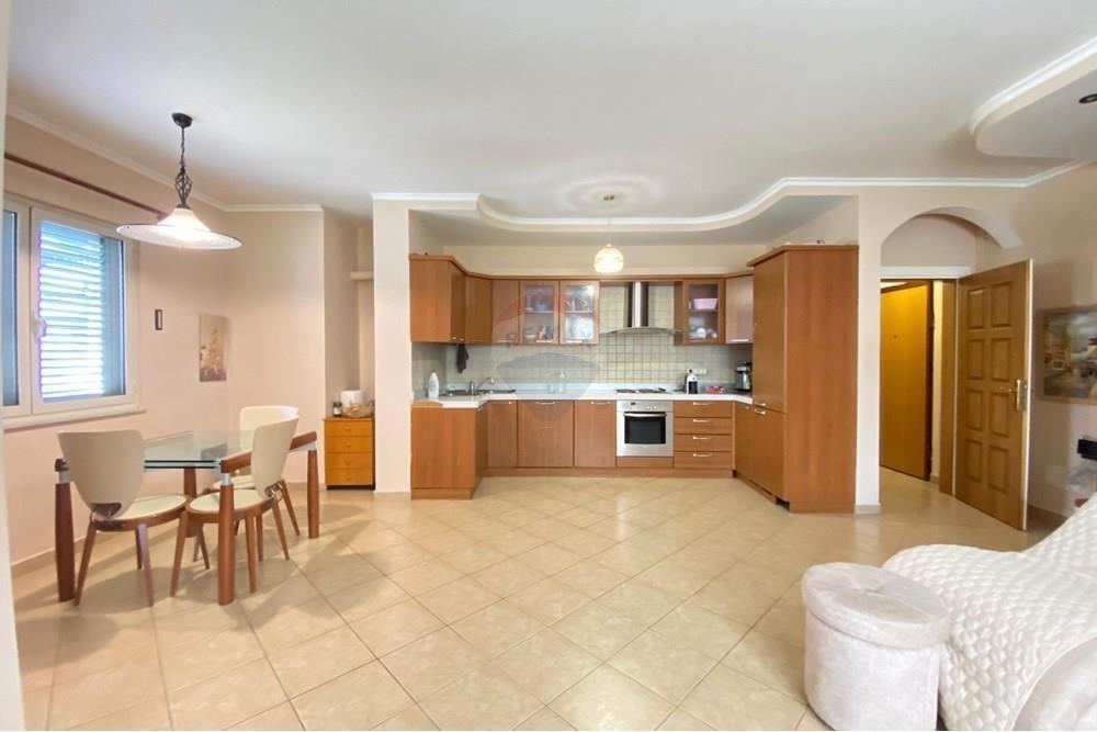 Apartament 2+1 per shitje tek Liqeni i Tiranes!