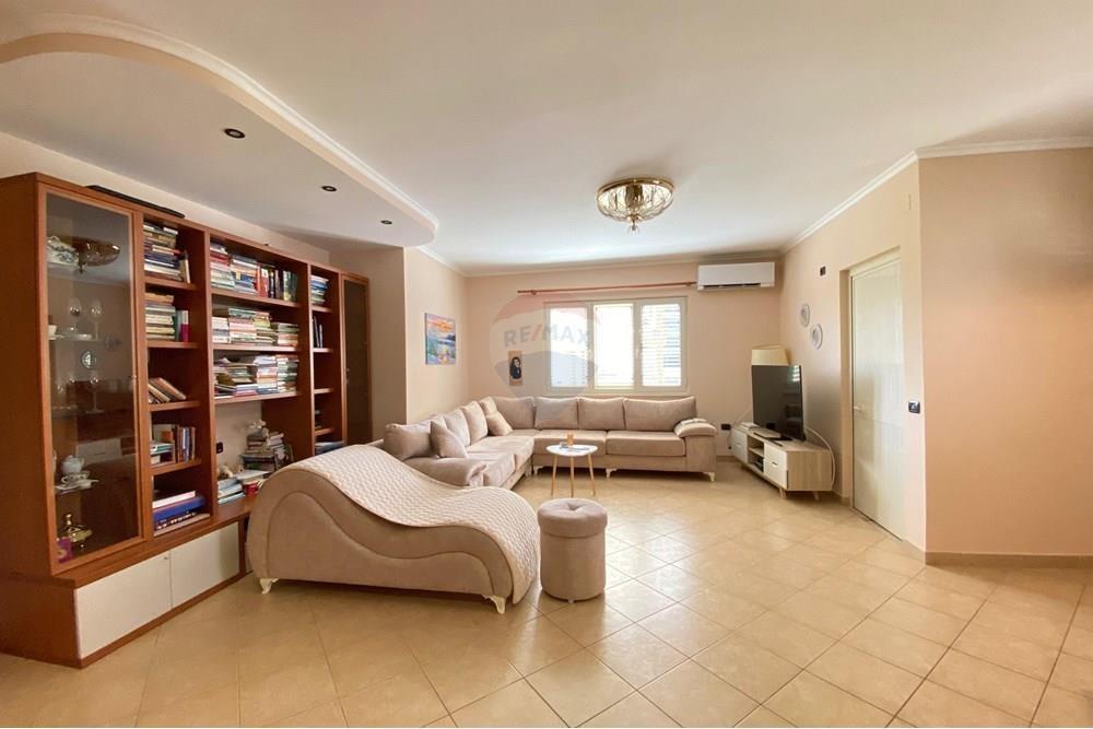 Apartament 2+1 per shitje tek Liqeni i Tiranes!