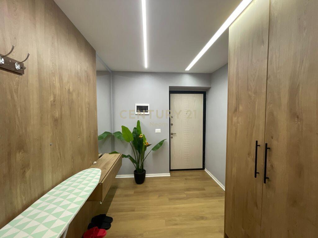 QIRA, APARTAMENT MODERN 1+1 TE RRUGA E KOSOVAREVE‼️Neom99442