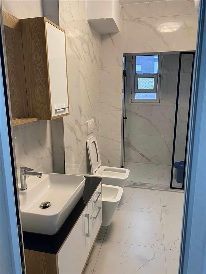 Jap apartament 2+1 me mobilim cilesore tek Vorri Bamit