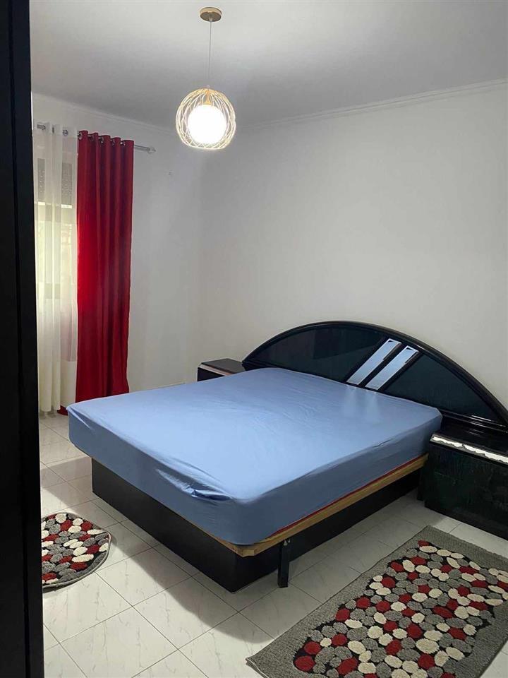 Jap apartament 2+1 me mobilim cilesore tek Vorri Bamit