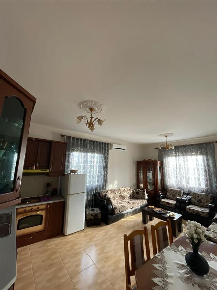 Shtepi ne Lushnje 300m2