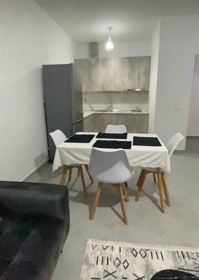 Apartament me qera afatgjate 1+1 buze detit tek Rrapi Vlore
