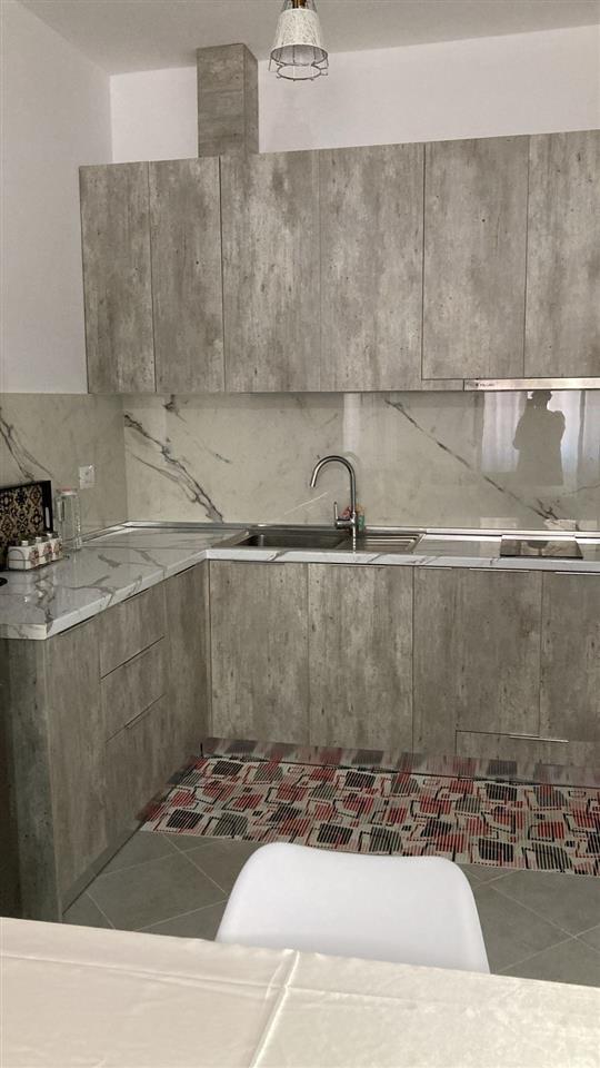 Apartament me qera afatgjate 1+1 buze detit tek Rrapi Vlore