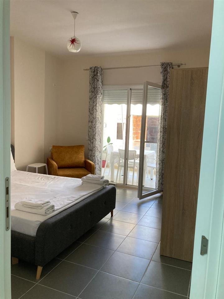 Apartament me qera afatgjate 1+1 buze detit tek Rrapi Vlore