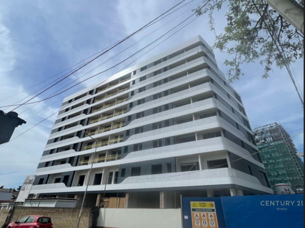 Shitet 2+1 me cmim 1460euro/meter, ne Don Bosco