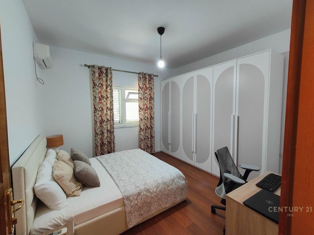 Vila Me Qira në Liqeni i Thatë, Tiranë – 2500€ | 560 m²