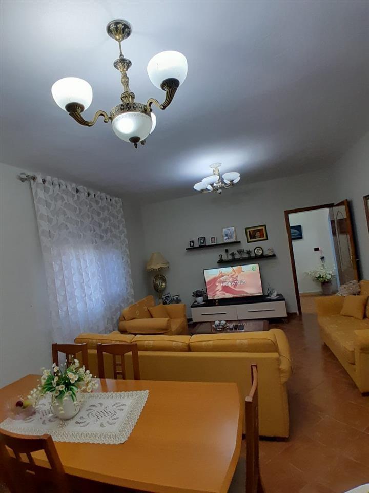 Shitet Shtepia Private 2 Kateshe ne Fier Lagja Liri