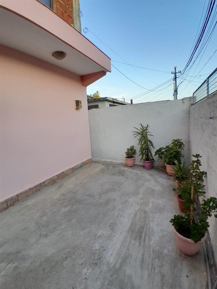 Shitet Shtepia Private 2 Kateshe ne Fier Lagja Liri