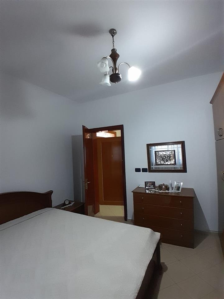 Shitet Shtepia Private 2 Kateshe ne Fier Lagja Liri