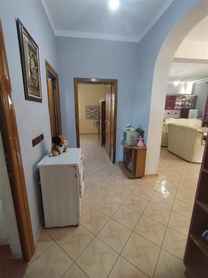 Shitet Shtepia Private lagja Afrimi ri Fier