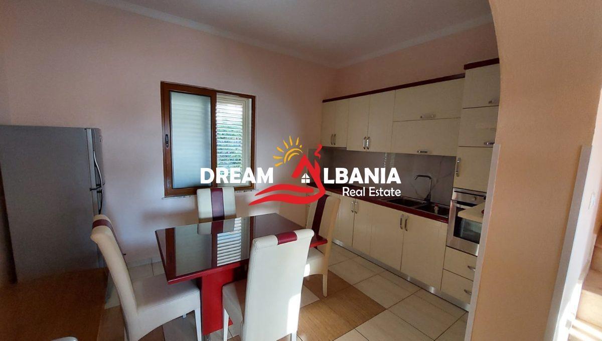 Vile 3 -kateshe me qera, Fresk