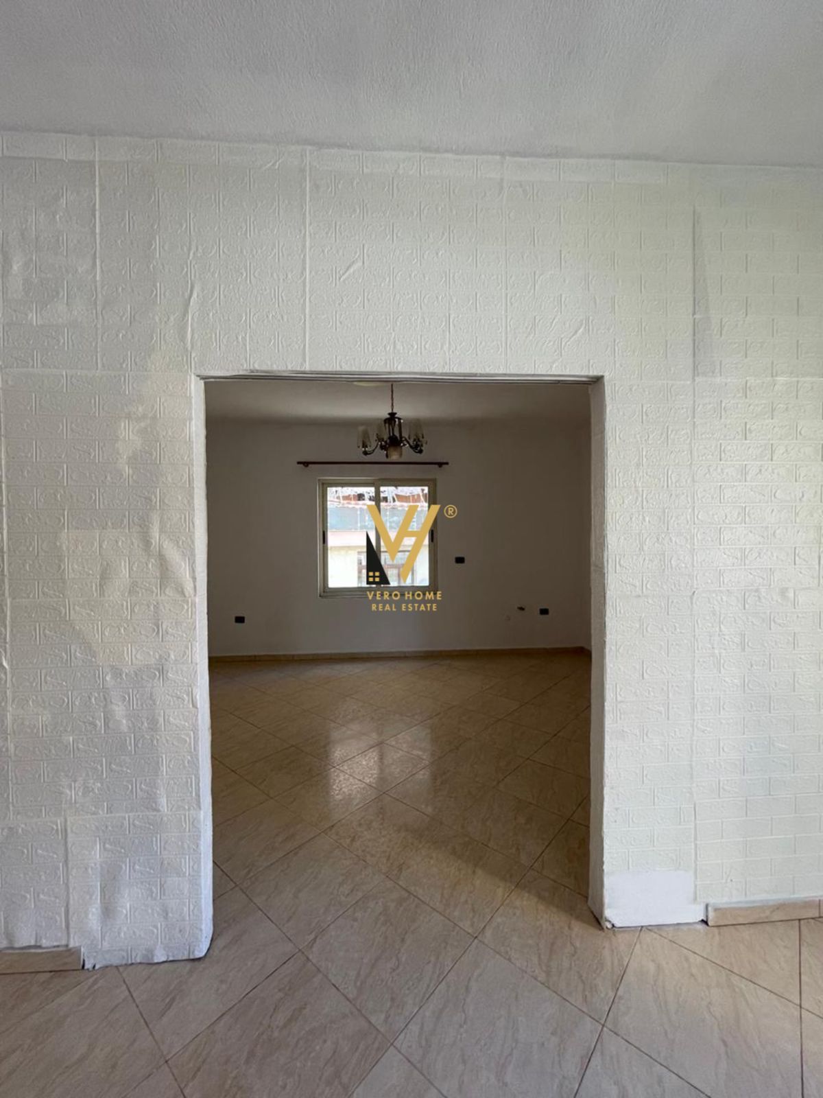 ZYRE TEK KOMUNA E PARISIT 1.000 EURO