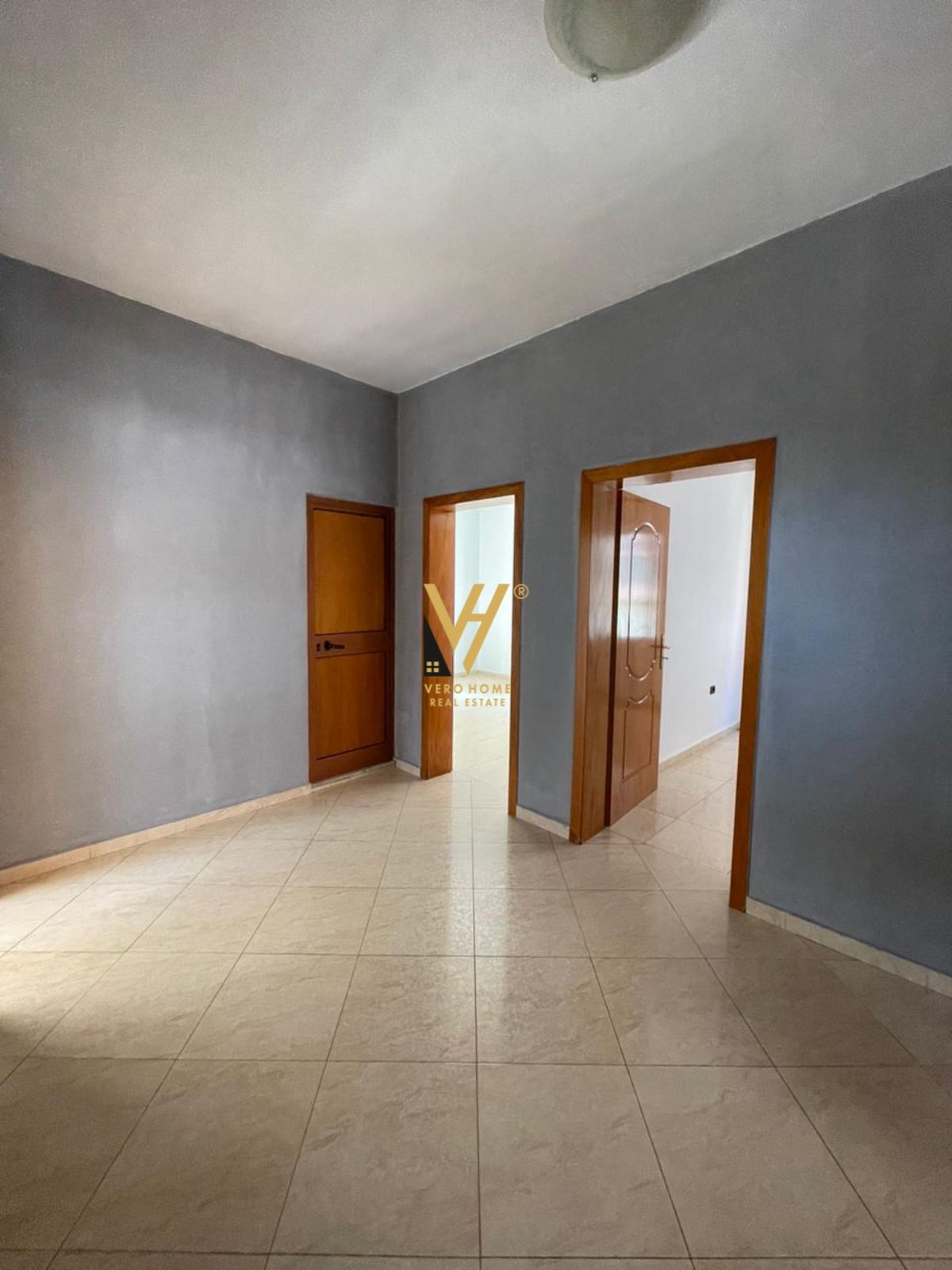 ZYRE TEK KOMUNA E PARISIT 1.000 EURO