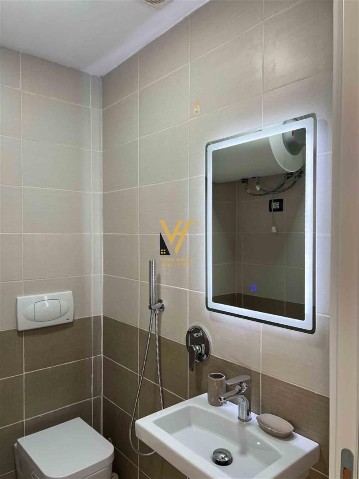 ZYRE PRANE PROKURORISE SE TIRANES 350 EURO