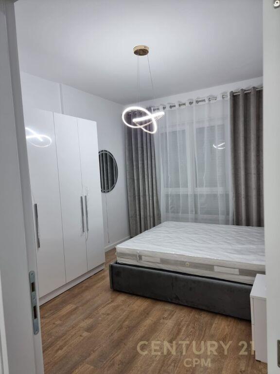 Qira Apartament 1+1+1 Komuna e Parisit 700 € 54 m2