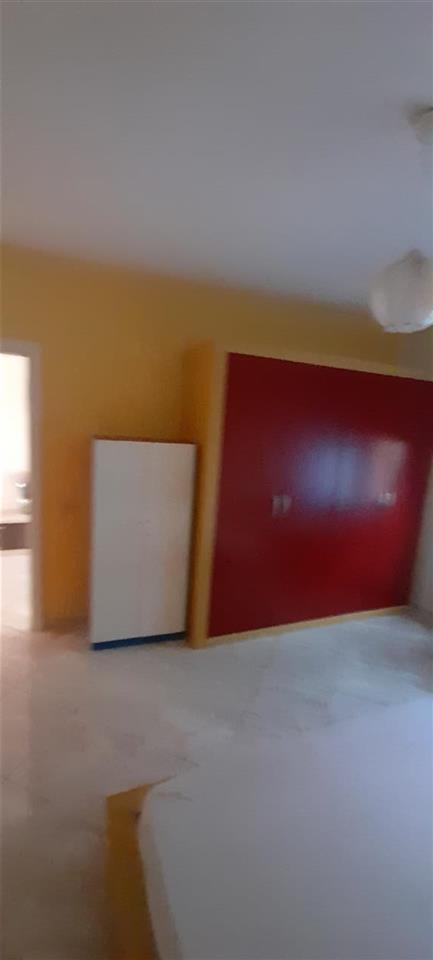 Shtepi me qera e mobiluar 2+1 250 lek neto