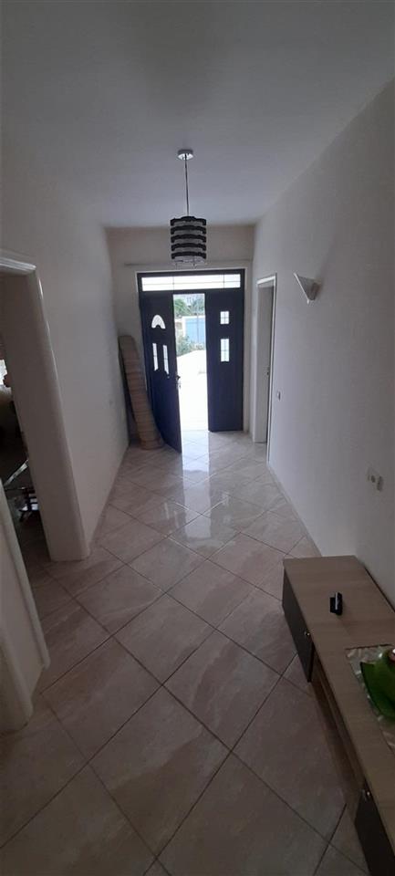 Shtepi me qera e mobiluar 2+1 250 lek neto