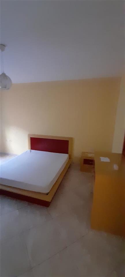 Shtepi me qera e mobiluar 2+1 250 lek neto