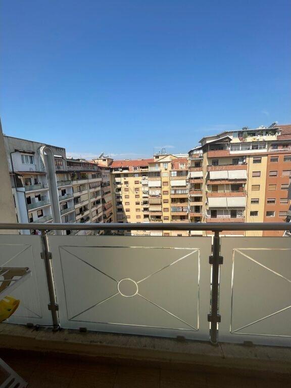 Qira Apartament 1+1+1 Komuna e Parisit 550 € 70 m2