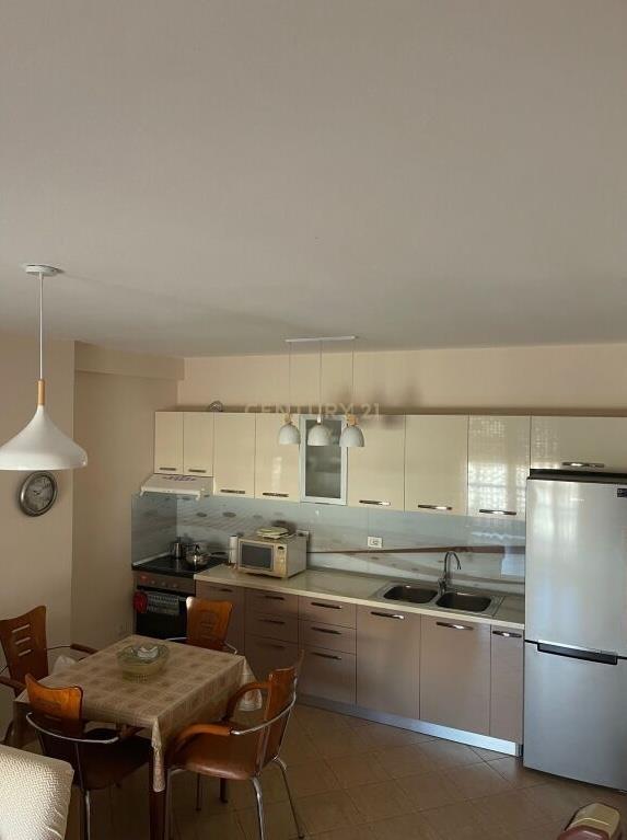 Qira Apartament 1+1+1 Komuna e Parisit 550 € 70 m2