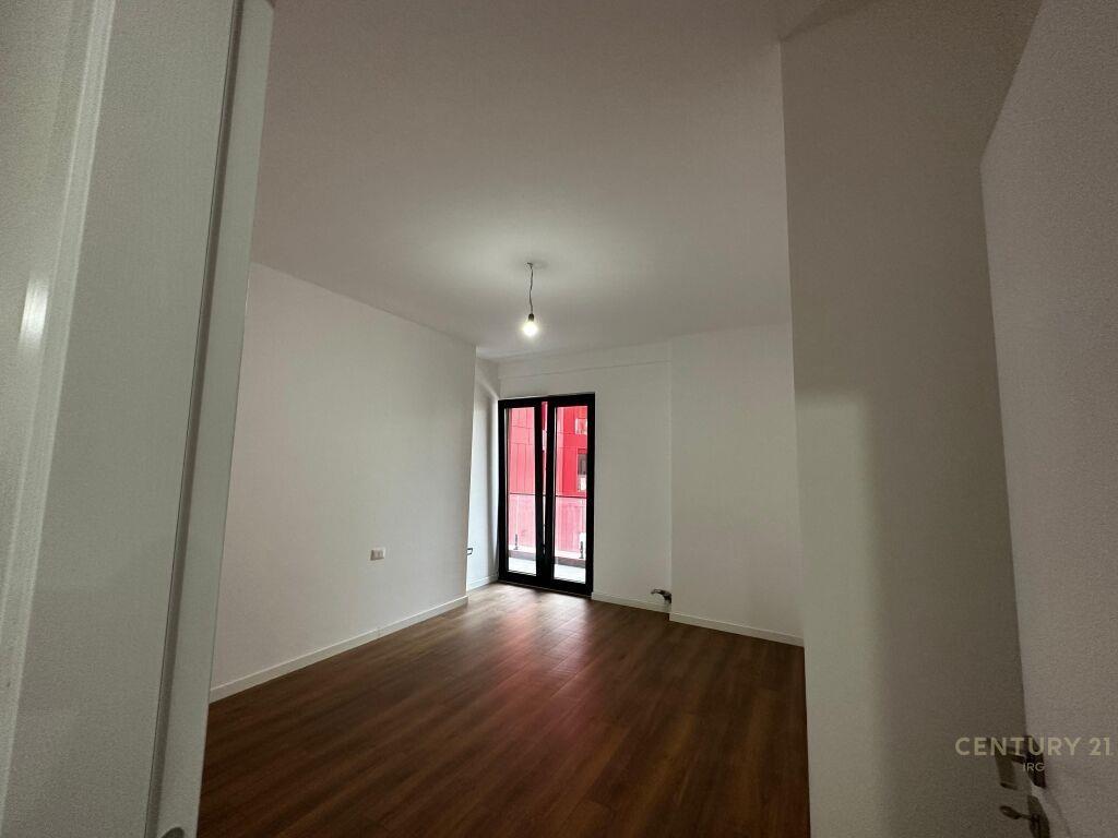 JAPIM ME QIRA AMBIENT PER ZYRA ARLIS FARMACIA 10!