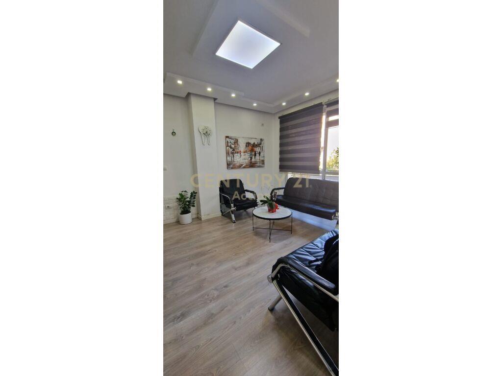 SHITET APARTAMENT 2+1 PRANË SHKOLLËS SË BALETIT! Action99516