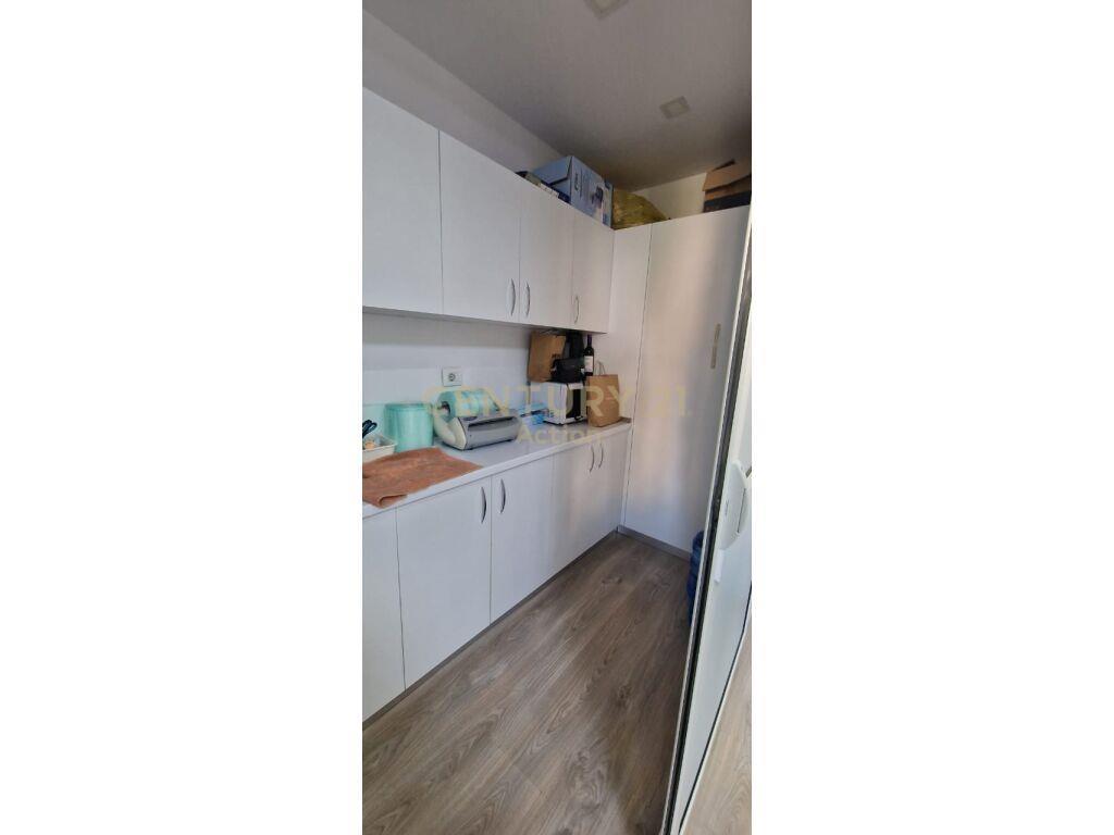 SHITET APARTAMENT 2+1 PRANË SHKOLLËS SË BALETIT! Action99516