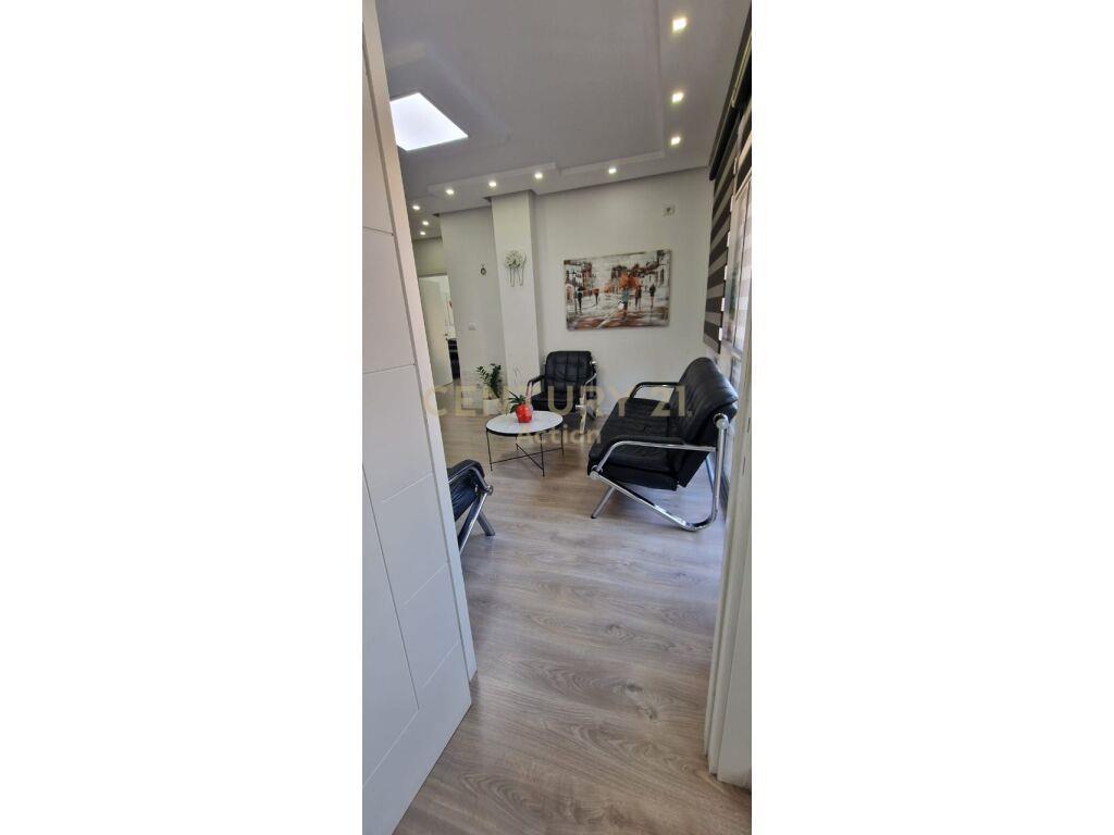 SHITET APARTAMENT 2+1 PRANË SHKOLLËS SË BALETIT! Action99516