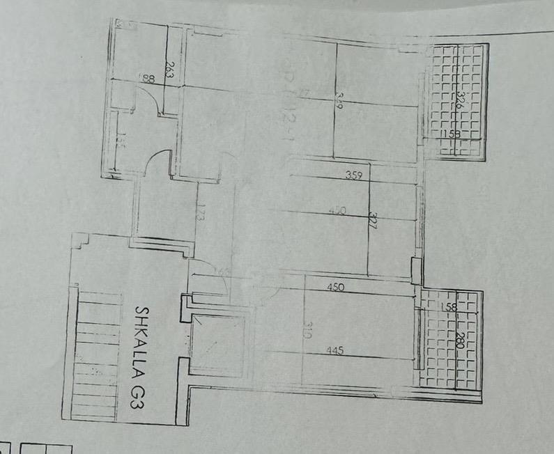 Shitet apartment 2+1+2 me hipoteke tek Komuna e Parisit