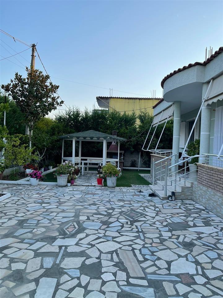 Shitet shtëpi në Kamez