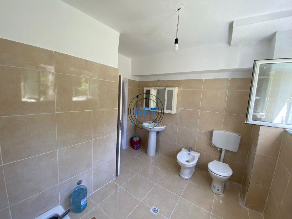 Shitet, Apartament 1+1, Prane Shkolles “Eftali Koci”, Durres