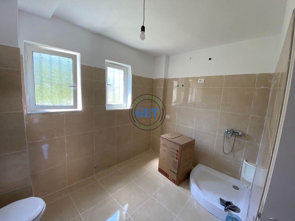 Shitet, Apartament 1+1, Prane Shkolles “Eftali Koci”, Durres