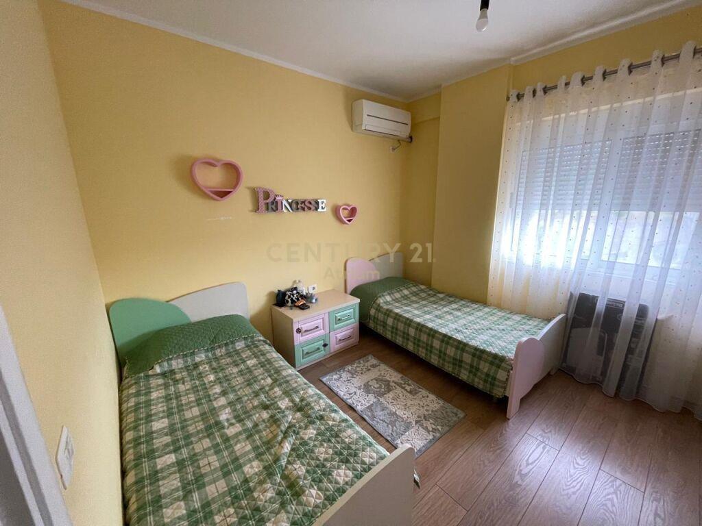 APARTAMENT 2 + 1 NE SHKOZE !