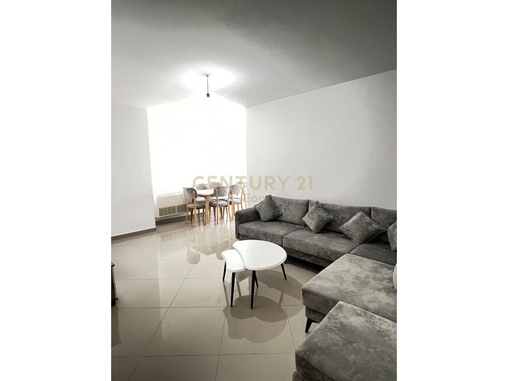 SHITET APARTAMENT 3+1+2+ POST PARKIMI TE ISH FABRIKA BUKES ,