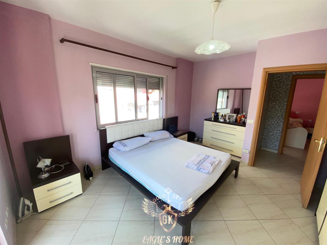 Shitet 2+1 me BallkonMobiluar